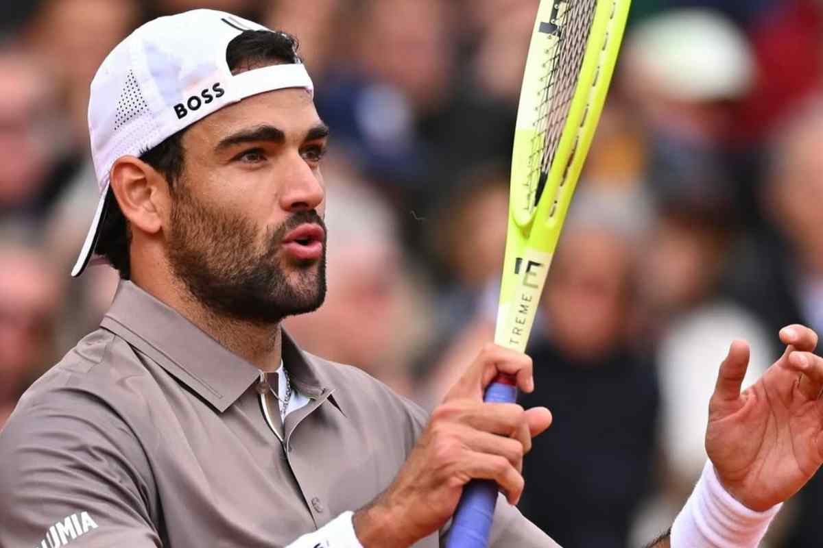 Matteo Berrettini in campo durante un match