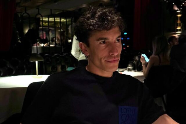 Marc Marquez in un ristorante