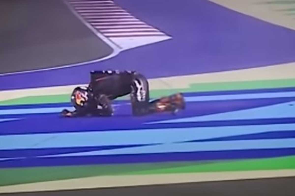Jorge Martin a terra dopo la caduta in Qatar