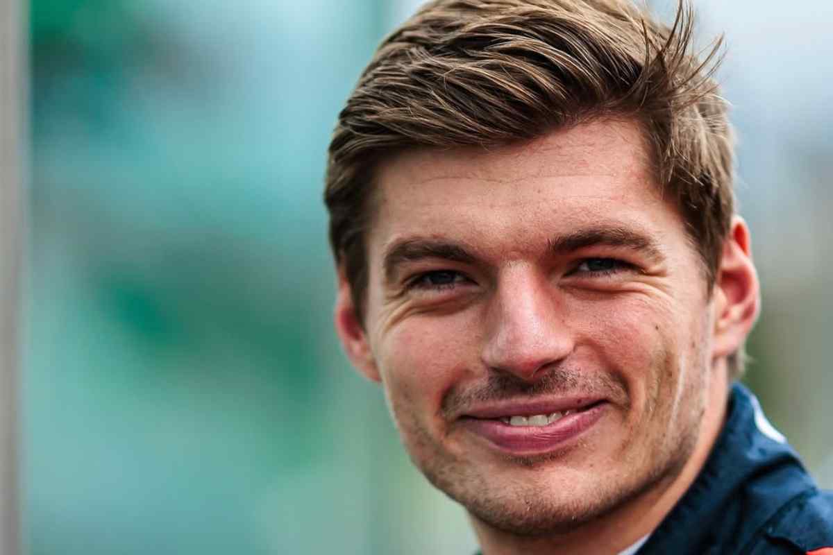 Max Verstappen sorride 