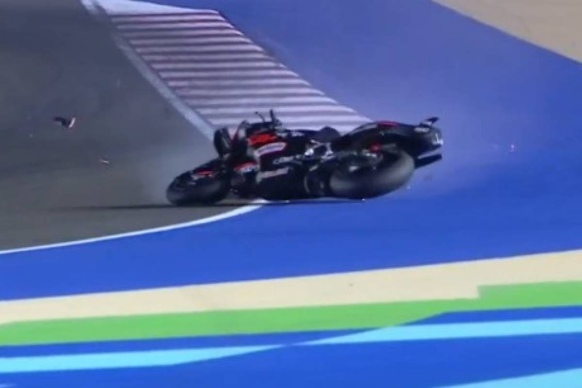 La caduta di Martin nel GP del Qatar