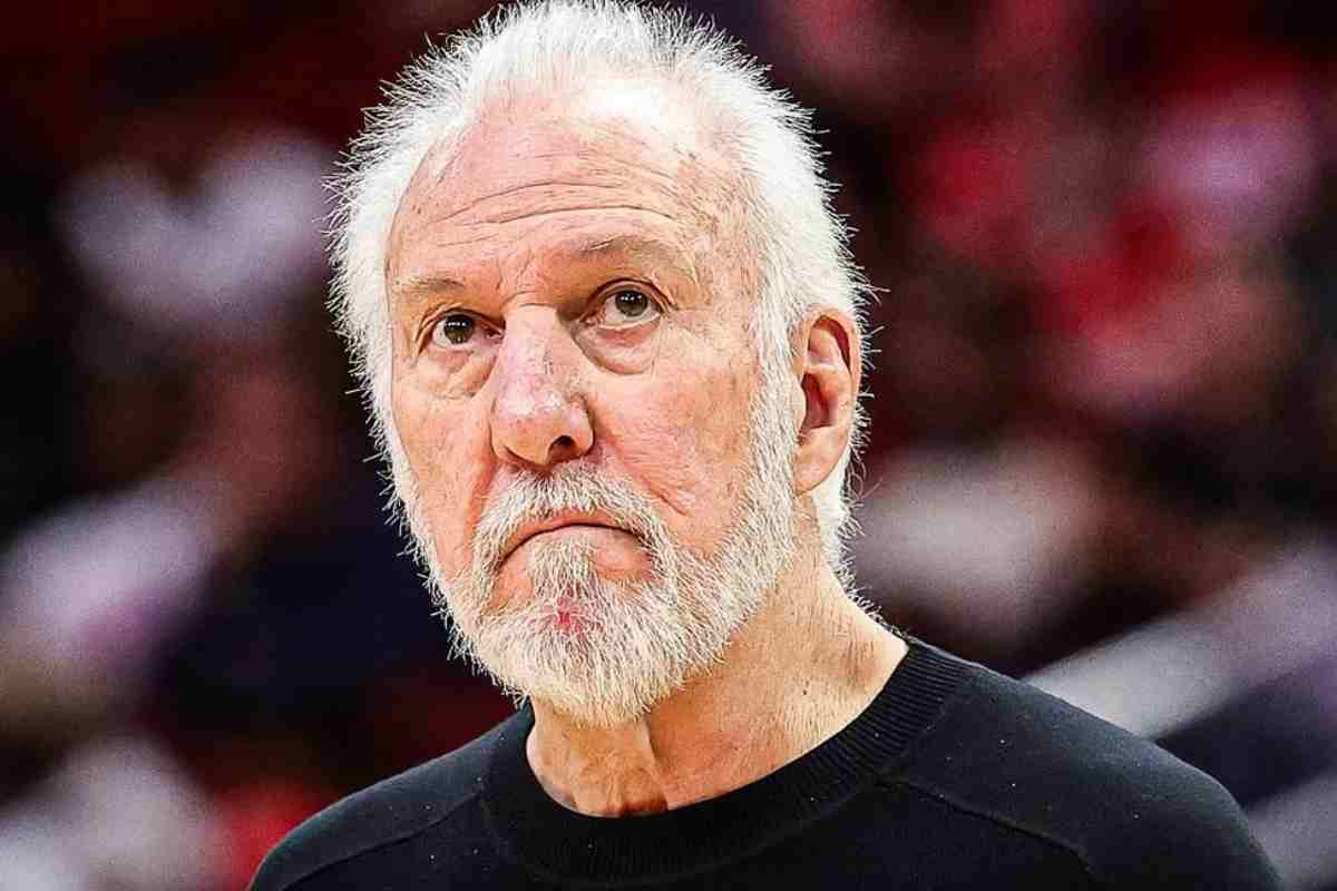 Gregg Popovich con lo sguardo preoccupato