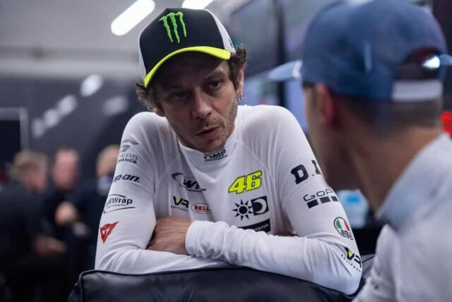 Rossi al box