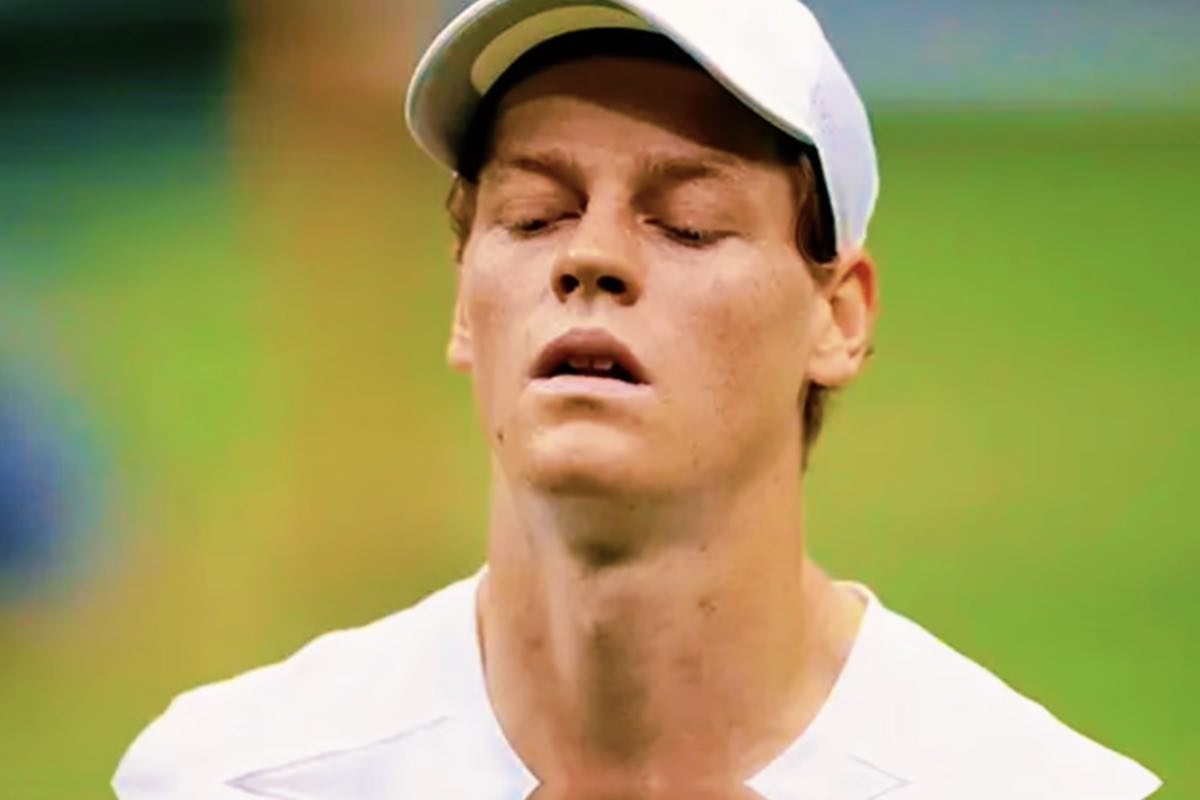 Sinner in campo dispiaciuto