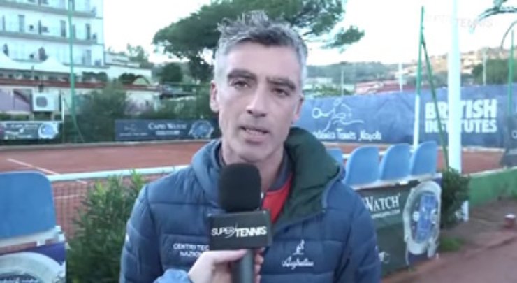 Antonio Cannavacciuolo durante una intervista