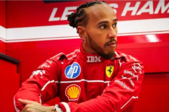 Hamilton nel box Ferrari