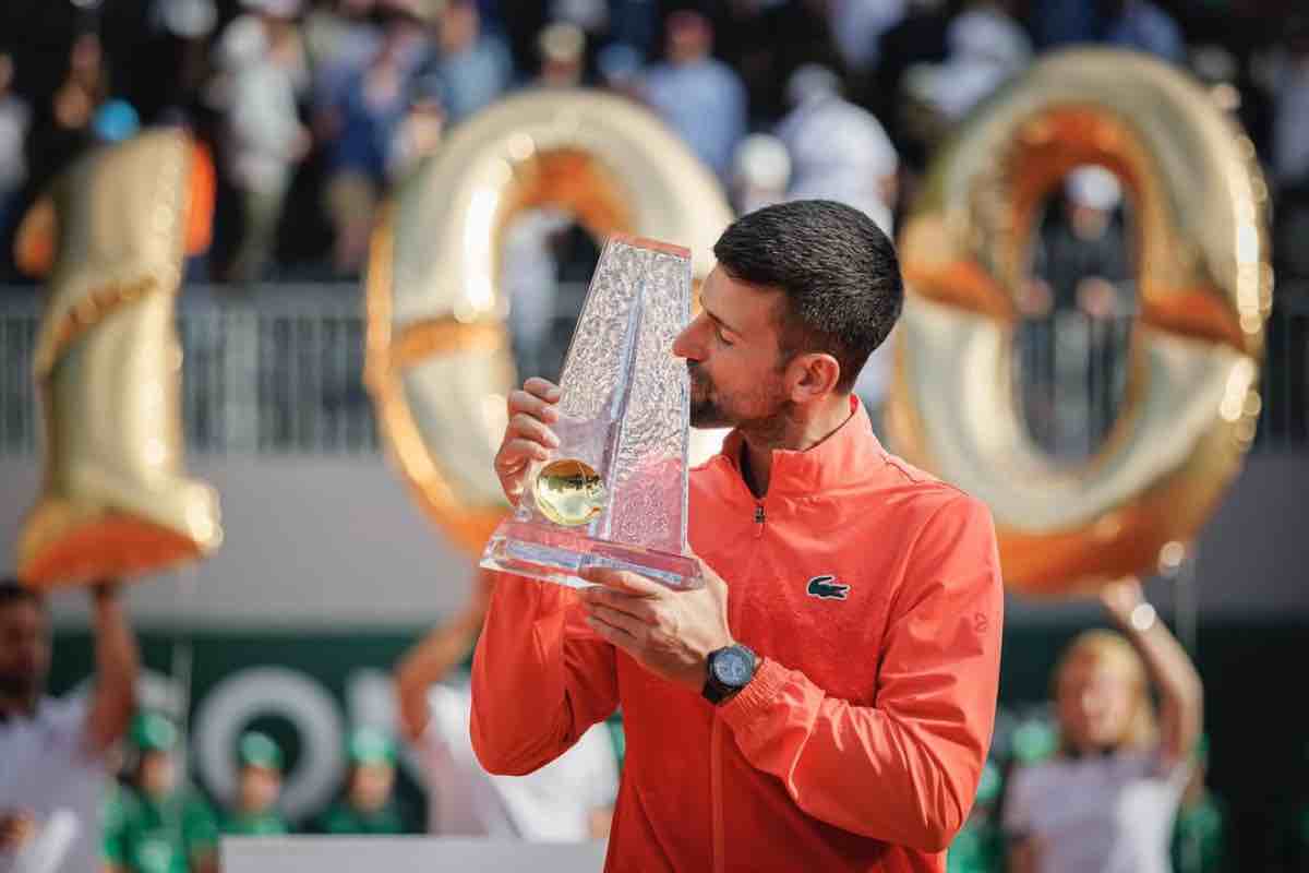 Djokovic festeggia il titolo numero 100