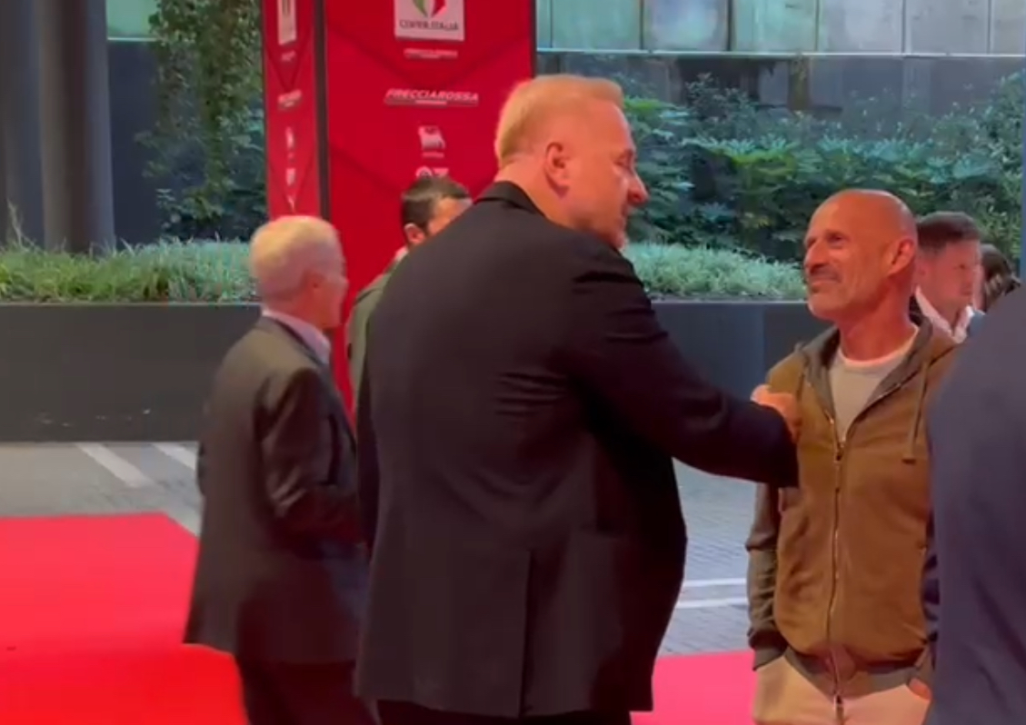 Tare alla finale di Coppa Italia tra Milan e Bologna, con l’assistente di Pioli Murelli