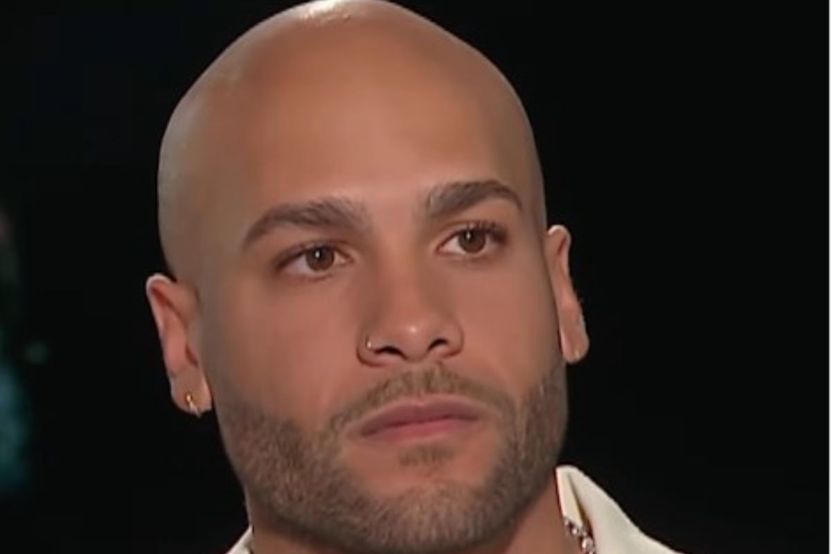 Marcell Jacobs in primo piano durante l'intervista a Belve