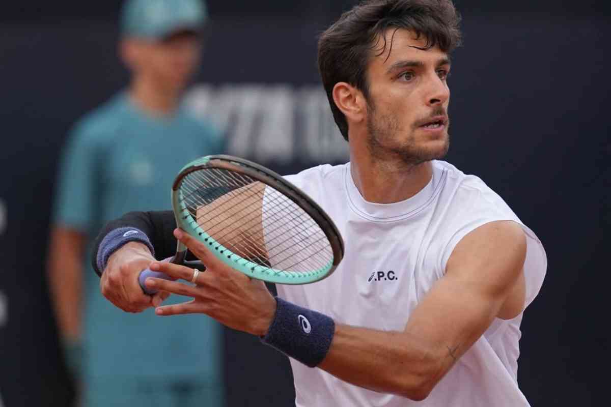 Lorenzo Musetti durante un match
