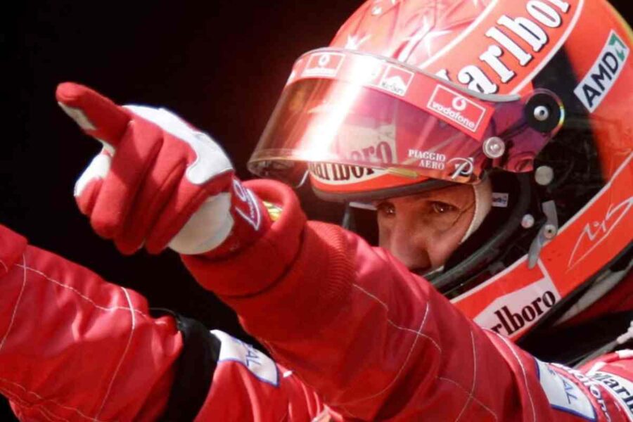 Michael Schumacher esulta ai tempi della Ferrari
