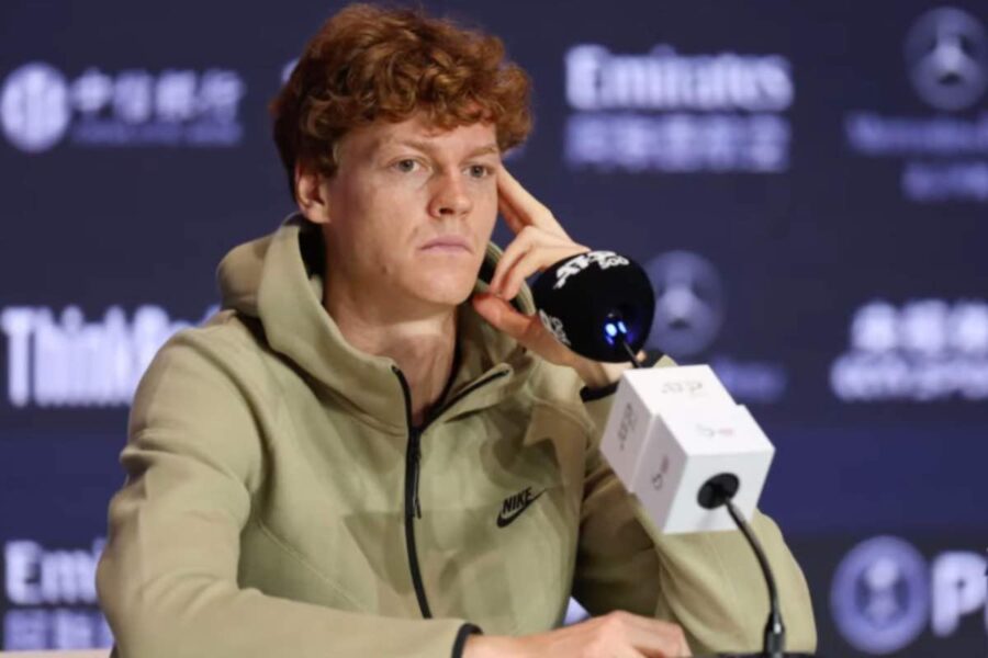 Jannik sinner in conferenza