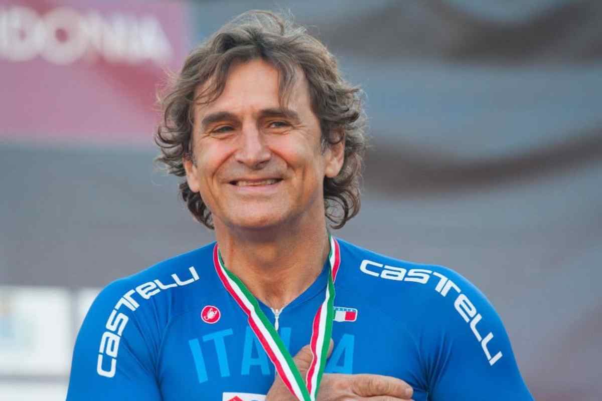Alex Zanardi sorride 
