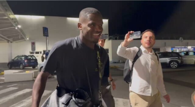 L’arrivo di Bonny a Milano per diventare un giocatore dell’Inter