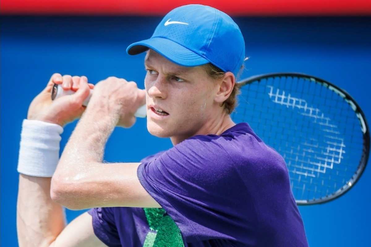 Sinner si ferma per ricaricare