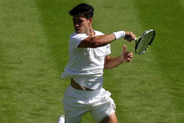 Alcaraz passa a Wimbledon