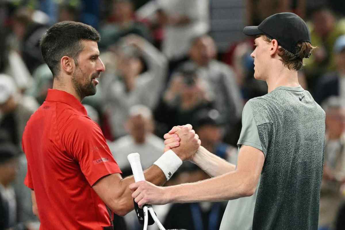 Djokovic si arrende a Sinner