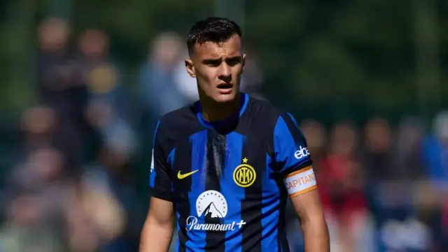 Aleksander Stankovic con la maglia dell’Inter Esclusiva