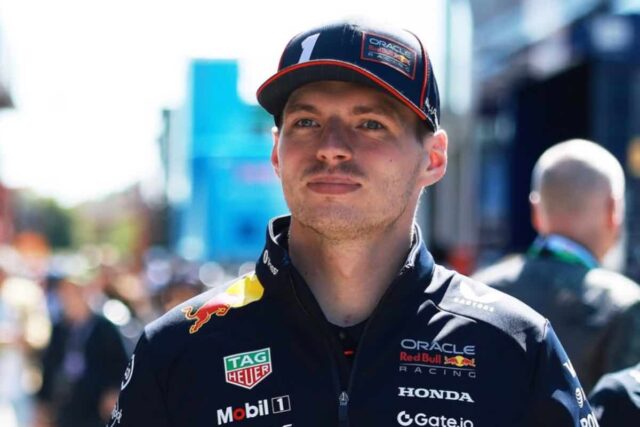 Verstappen sedile redbull