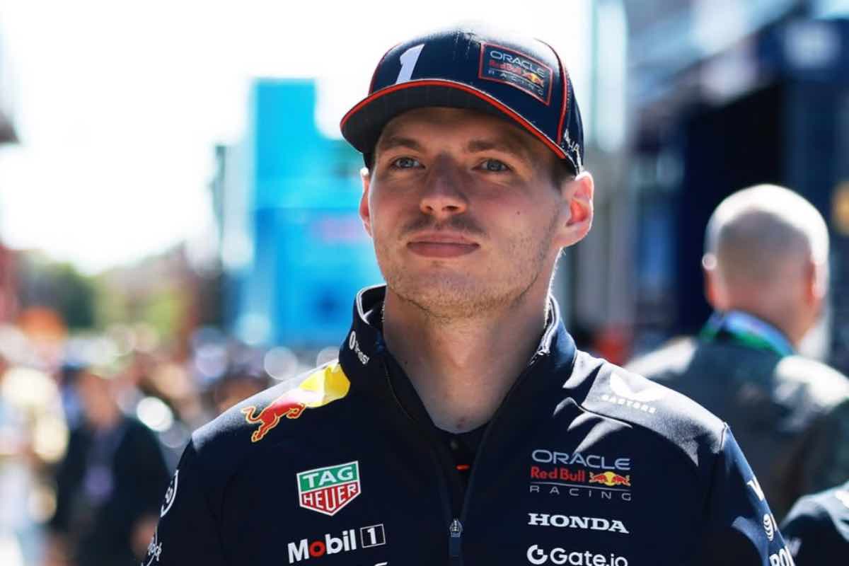 Verstappen sedile redbull
