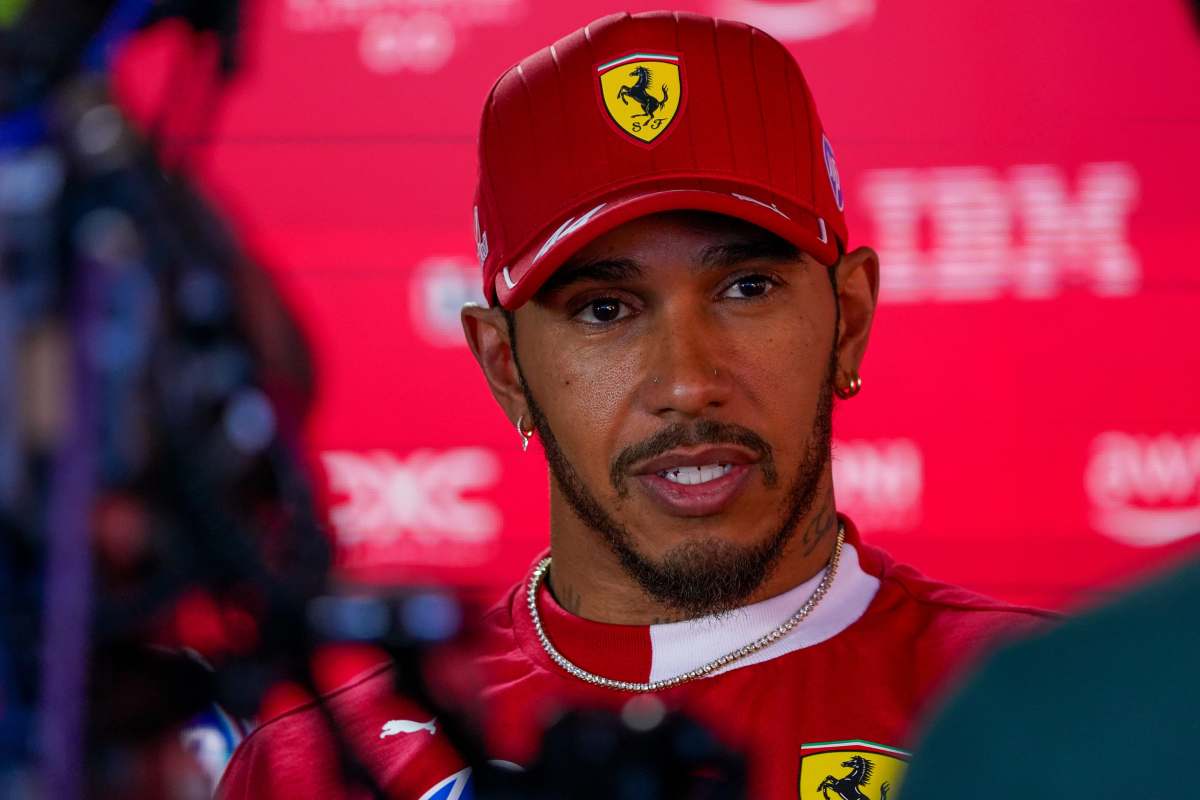 Hamilton in Ferrari pilota