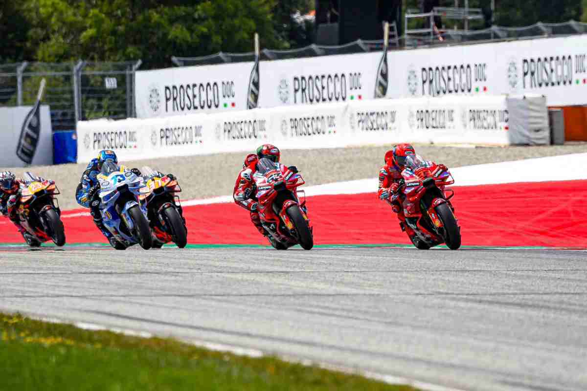 Stoner critica la MotoGP