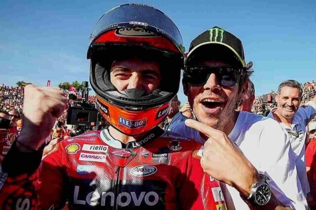 Bagnaia con Valentino Rossi