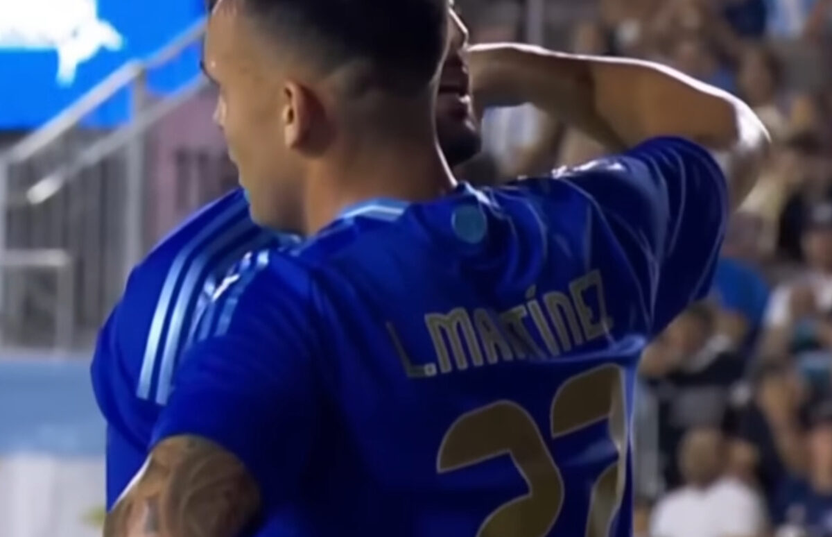 L’esultanza di Lautaro Martinez per i gol nella notte in Porto Rico-Argentina