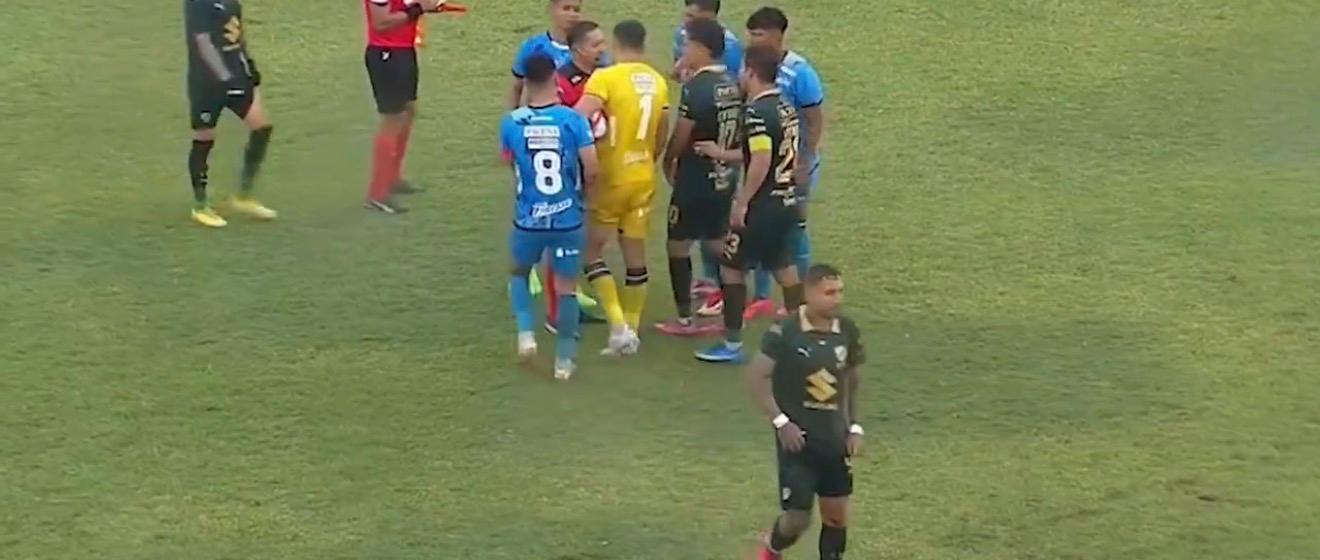 Bolivia, rissa clamorosa nella sfida tra il Blooming e il Bolivar