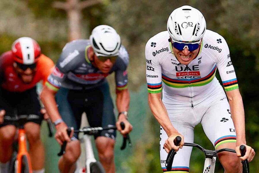 Pogacar ciclismo scosso