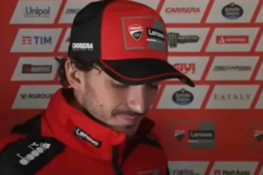 Pecco Bagnaia a testa bassa