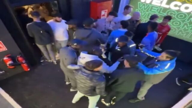 Le immagini della rissa scatenata dagli amici di Lamine Yamal