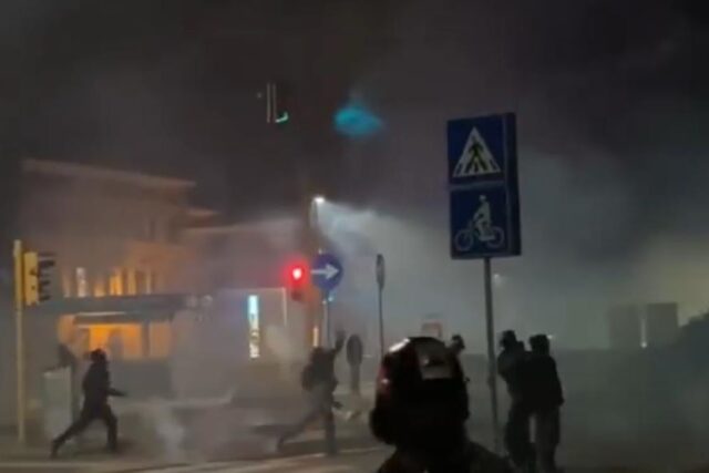 Scontri tra i tifosi del bologna e la polizia