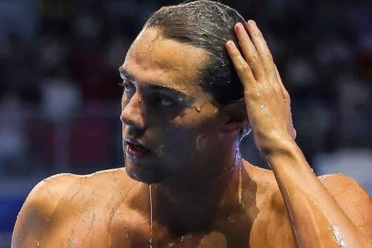 Thomas Ceccon con lo sguardo preoccupato