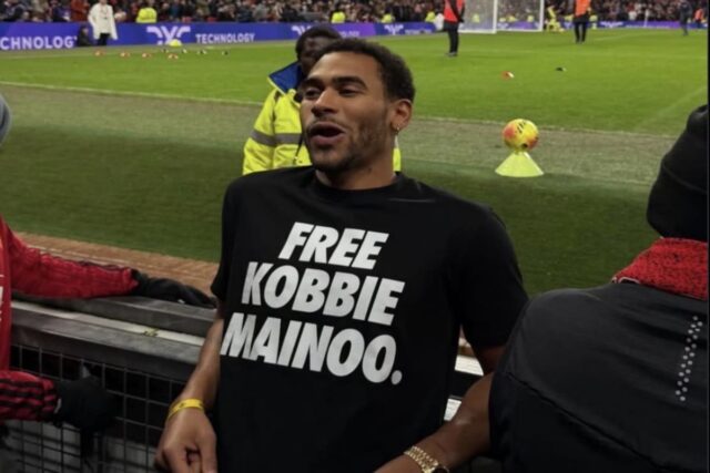 La clamorosa protesta del fratello di Mainoo