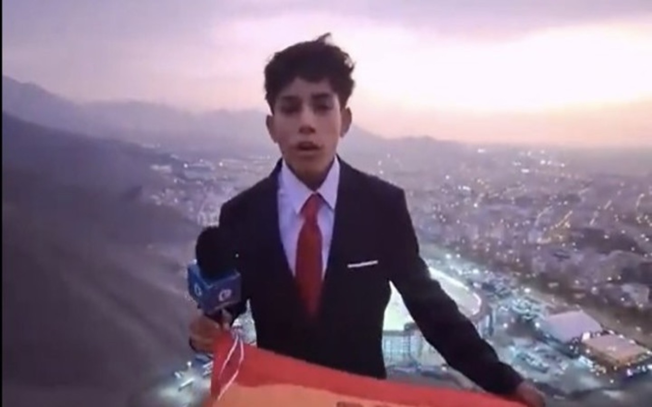 Chi è Cliver Huamán, il 15enne che sogna di fare il telecronista