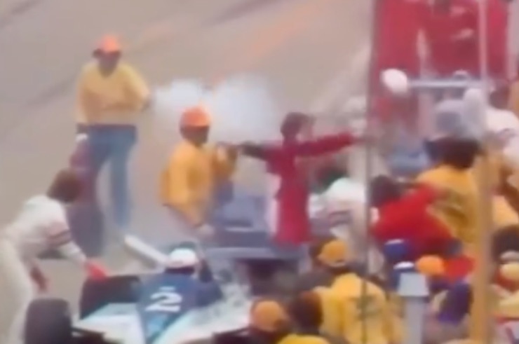 Fiamme invisibili pista