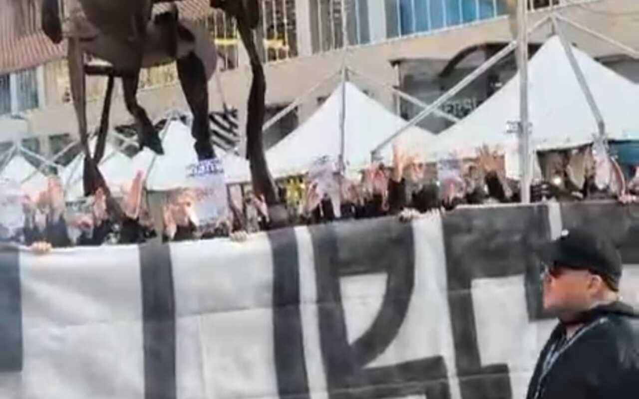 Napoli, protesta dei tifosi per il divieto di trasferta