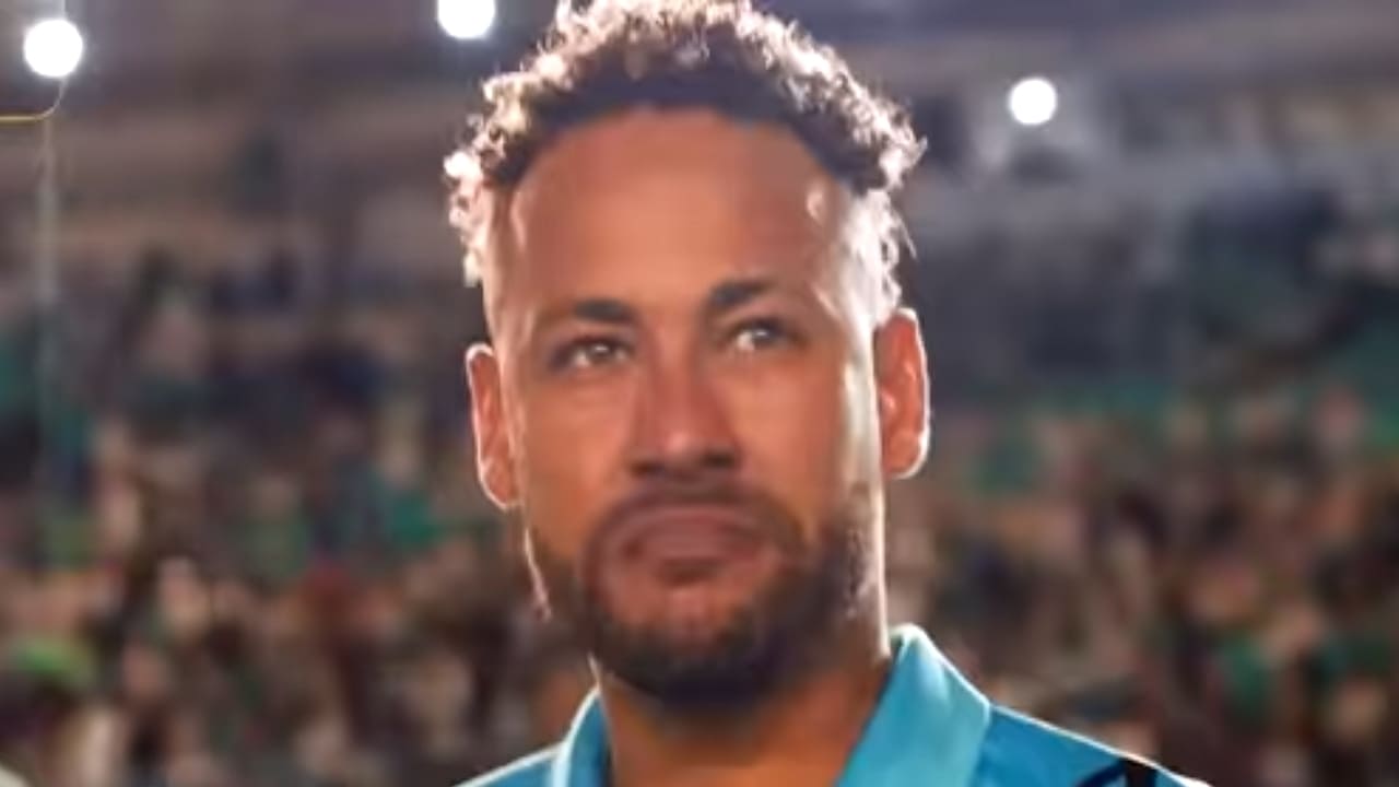 Neymar con la maglia del Santos