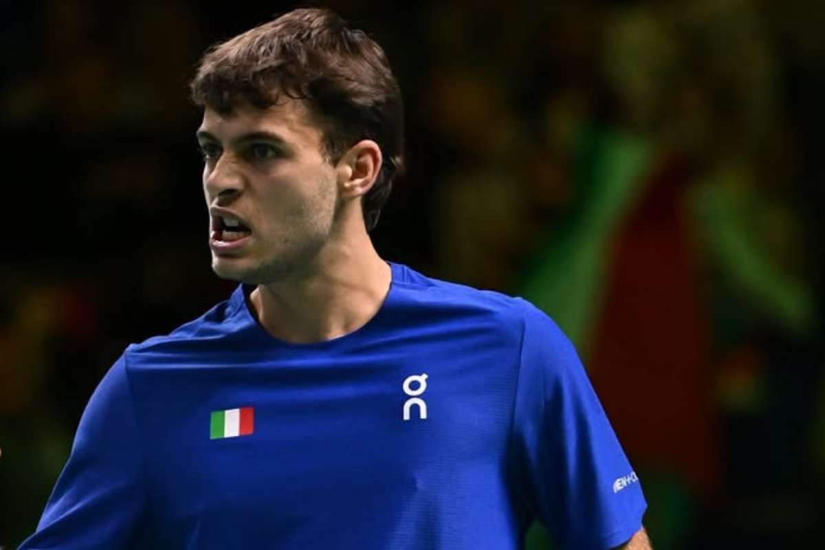 Flavio Cobolli in campo con l'Italia