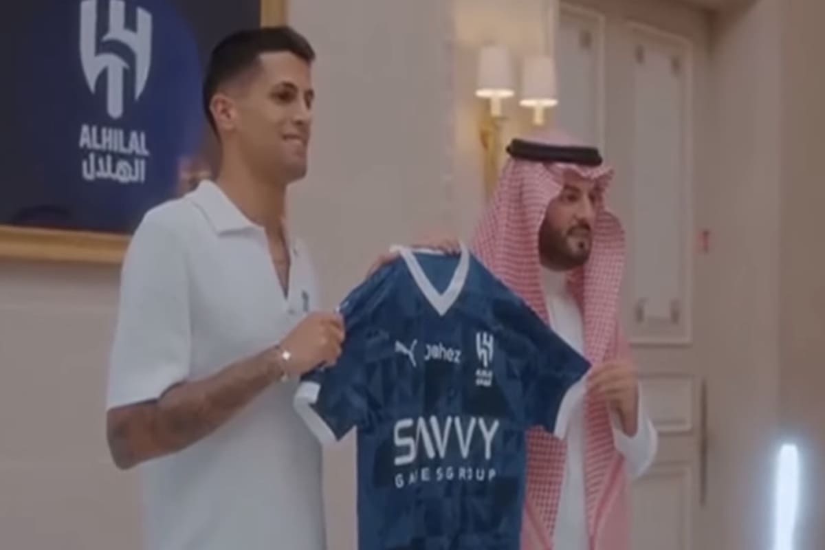 Joao Cancelo alla presentazione all’Al-Hilal
