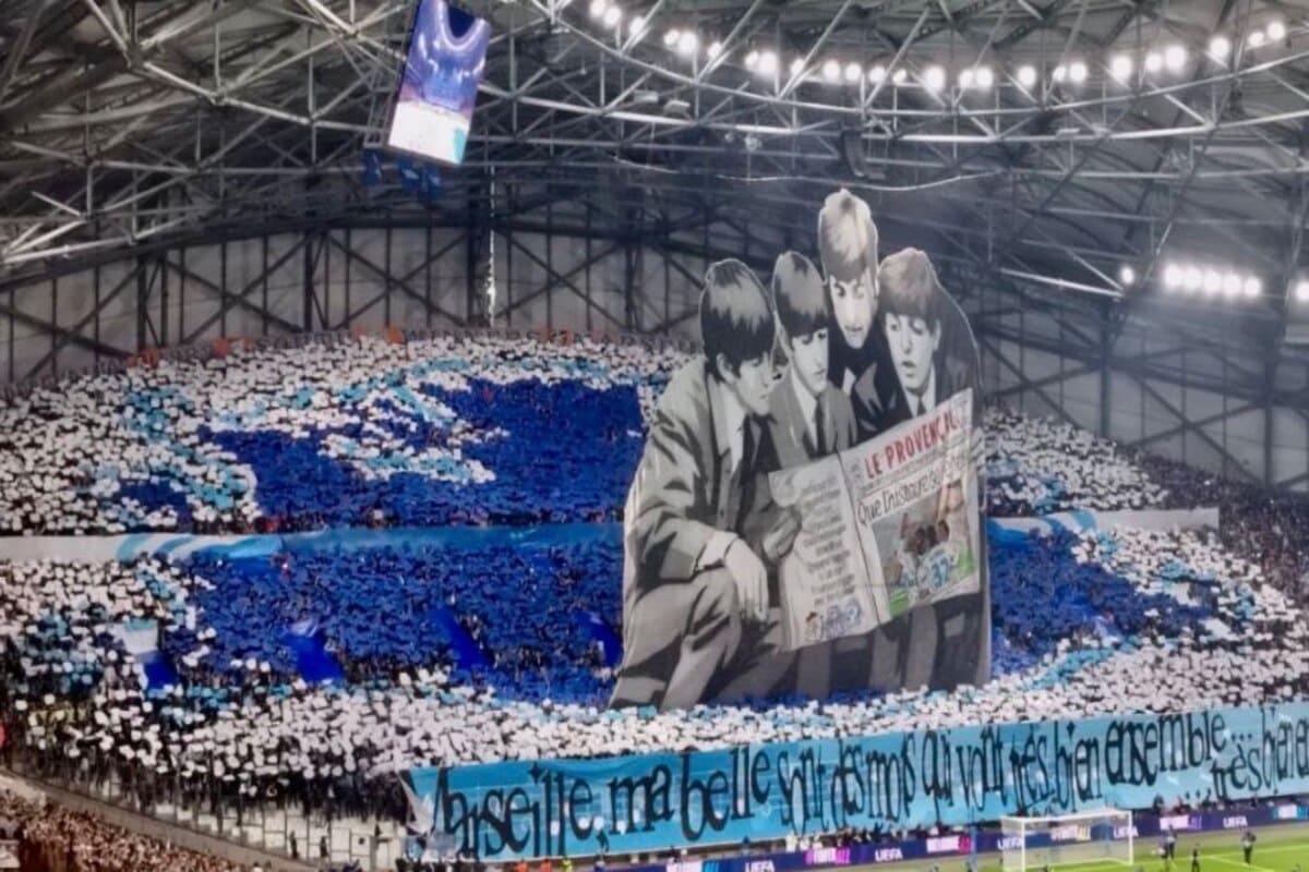 La coreografia dei tifosi del Marsiglia contro il Liverpool