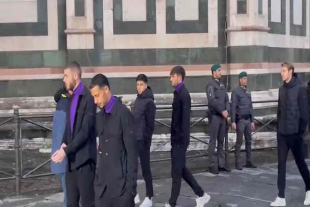 I calciatori della Fiorentina arrivano per la Messa in memoria di Commisso