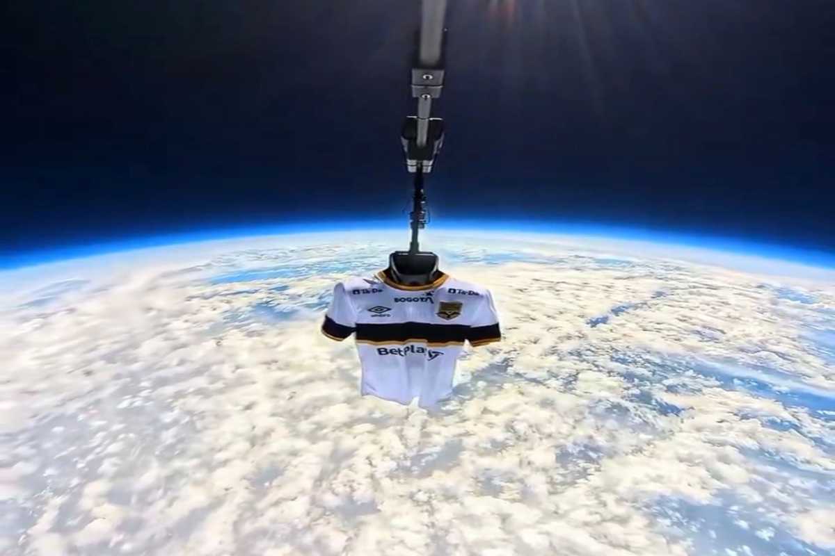 L'Internacional Bogotá raggiunge lo spazio: il video è virale