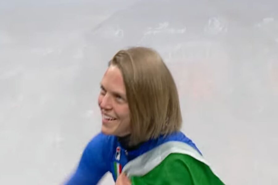 Arianna Fontana festeggia la medaglia d'argento