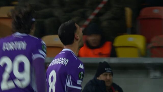 Rolando Mandragora esulta per lo 0-2 in Jagiellonia-Fiorentina