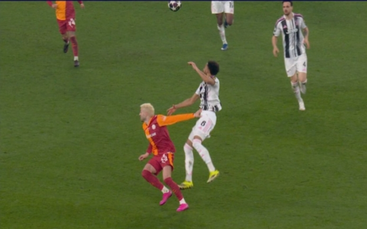 Juve, rosso a Kelly: la spiegazione della UEFA fa discutere. "Incolumità a repentaglio"