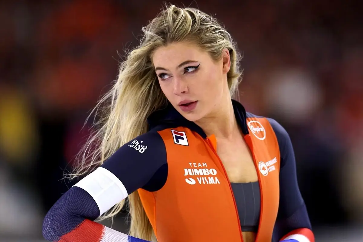 jutta leerdam reggiseno