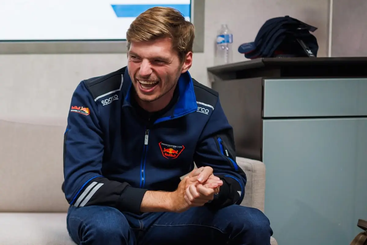 Hamilton avvisa Verstappen