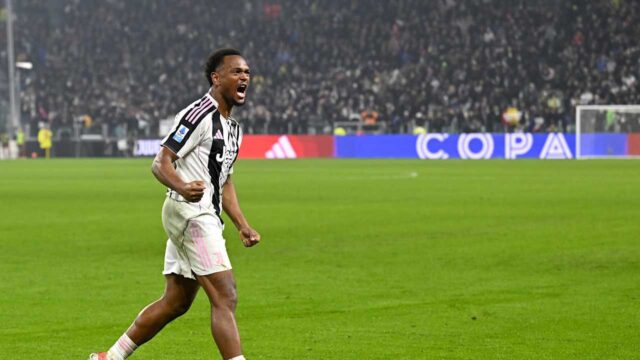 Lois Openda esulta con la maglia della Juventus